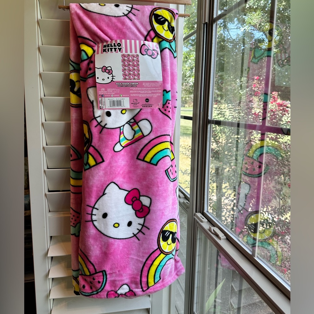 Hello Kitty Sunshine & Rainbows Plush Throw 50x70 New with Tags
